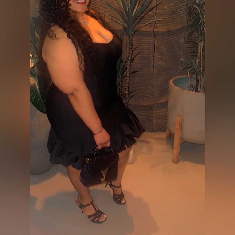 Elegant Black Ruffle Bandage Dress - Picture 5 of 5